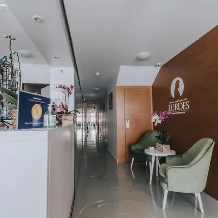 Nossa Senhora De Lurdes Готель