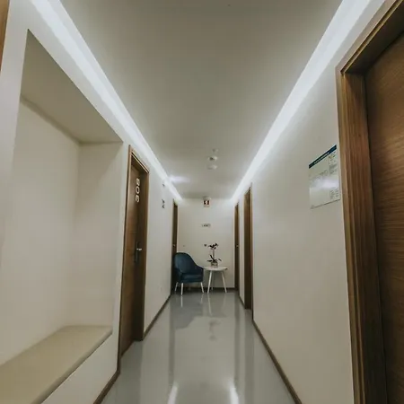 Nossa Senhora De Lurdes Готель 2*